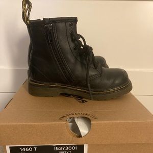 Toddler size 9 doc martens w/zipper